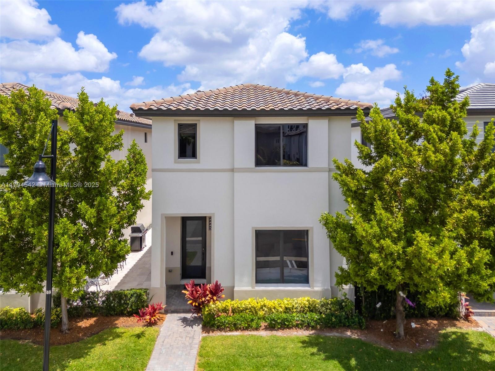4445 NW 82nd Ave, Doral FL 33166