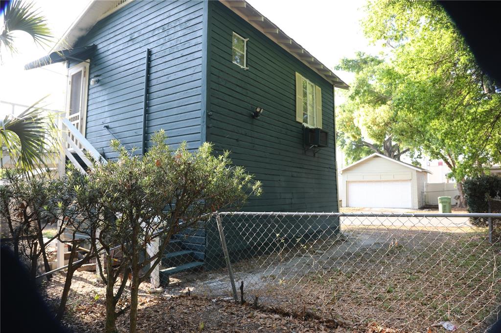8410 N MITCHELL AVENUE, TAMPA, FL — photo 5 of 30