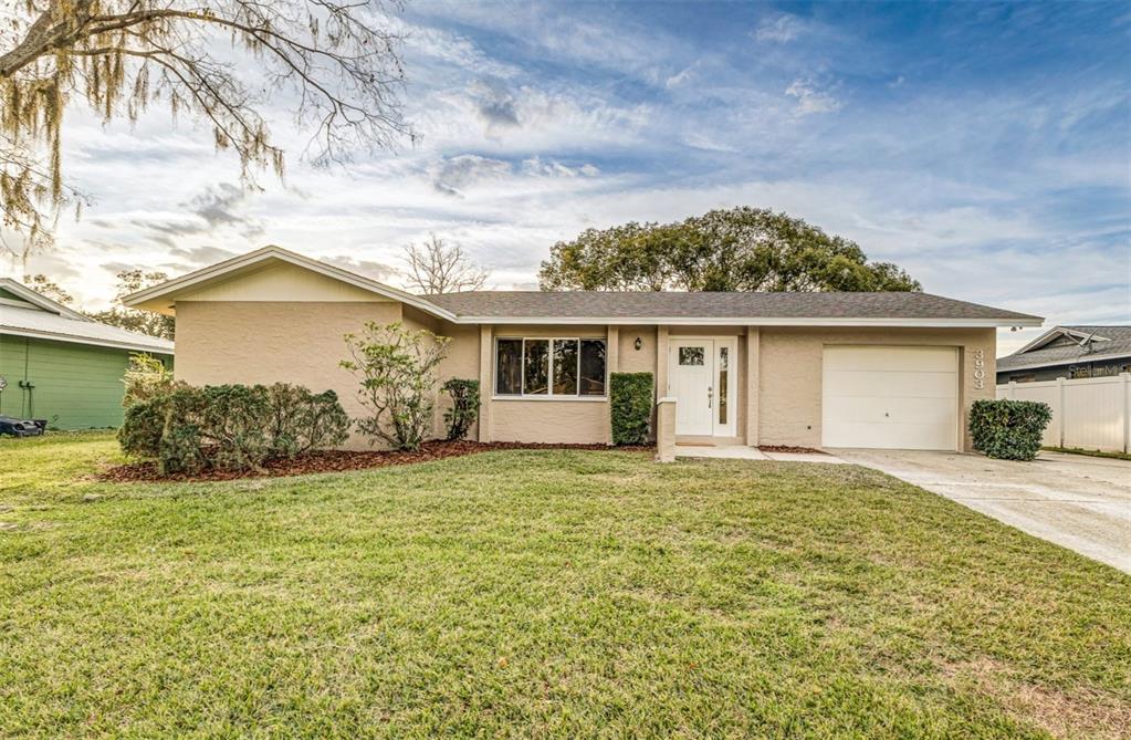3903 WOODBURN LOOP W