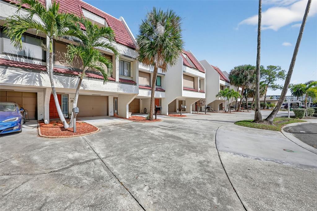 214 SKIFF POINT UNIT 214, CLEARWATER, FL — photo 4 of 30