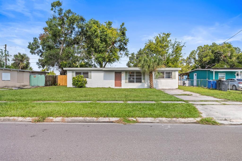 1413 LONGWOOD LOOP