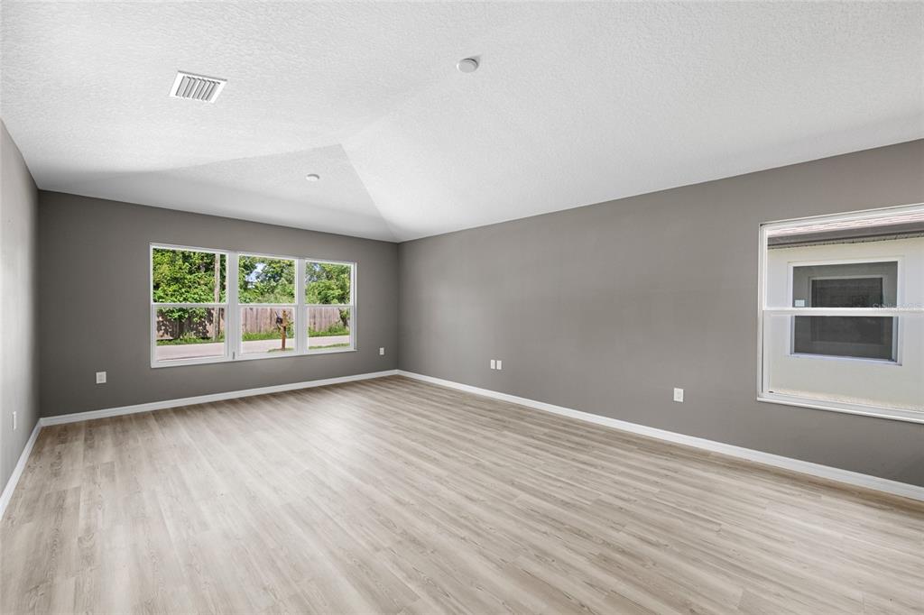 3908 WALNUT AVENUE, SARASOTA, FL — photo 4 of 30
