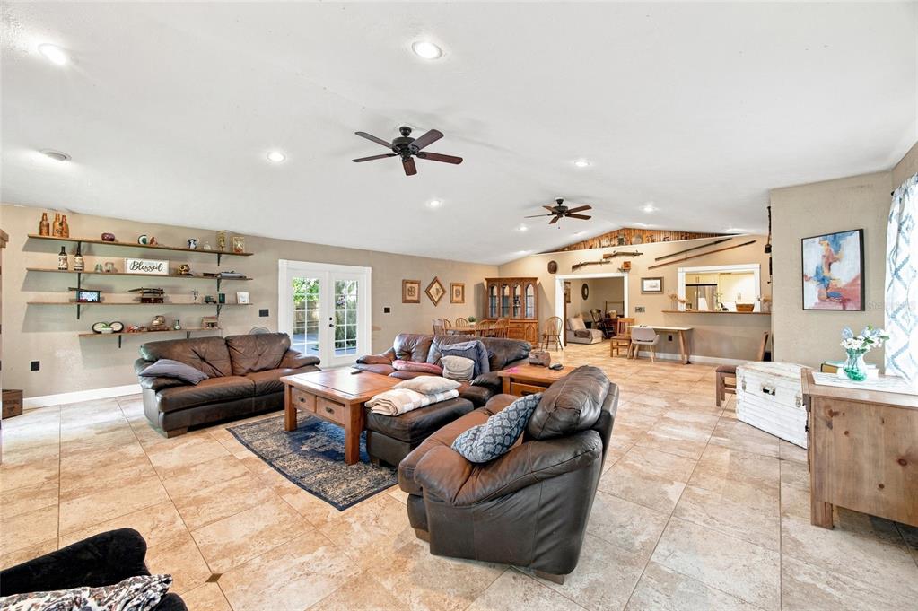 5111 RAWLS ROAD, TAMPA, FL — photo 3 of 30
