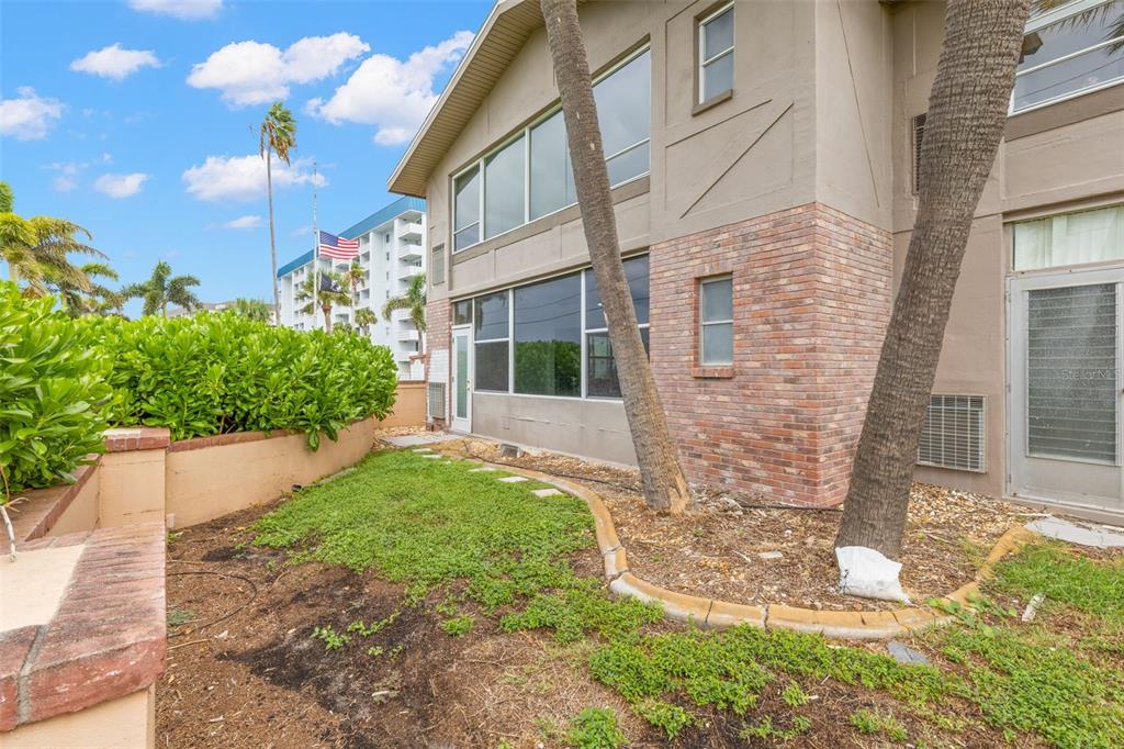 2 CAUSEWAY BOULEVARD UNIT 101, DUNEDIN, FL — photo 2 of 27