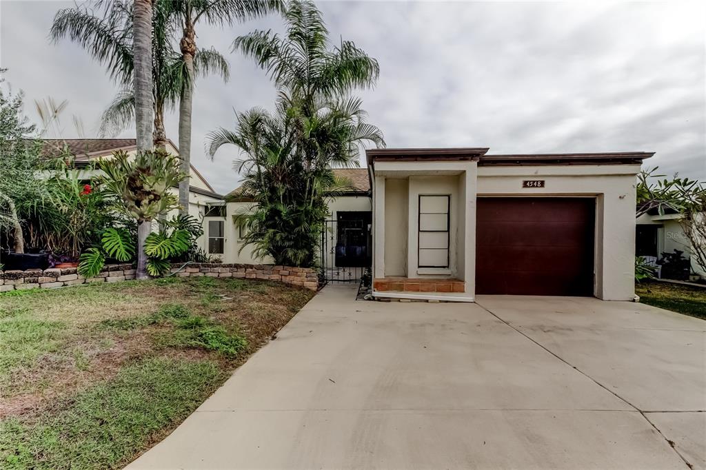 4548 SOMERSET PLACE