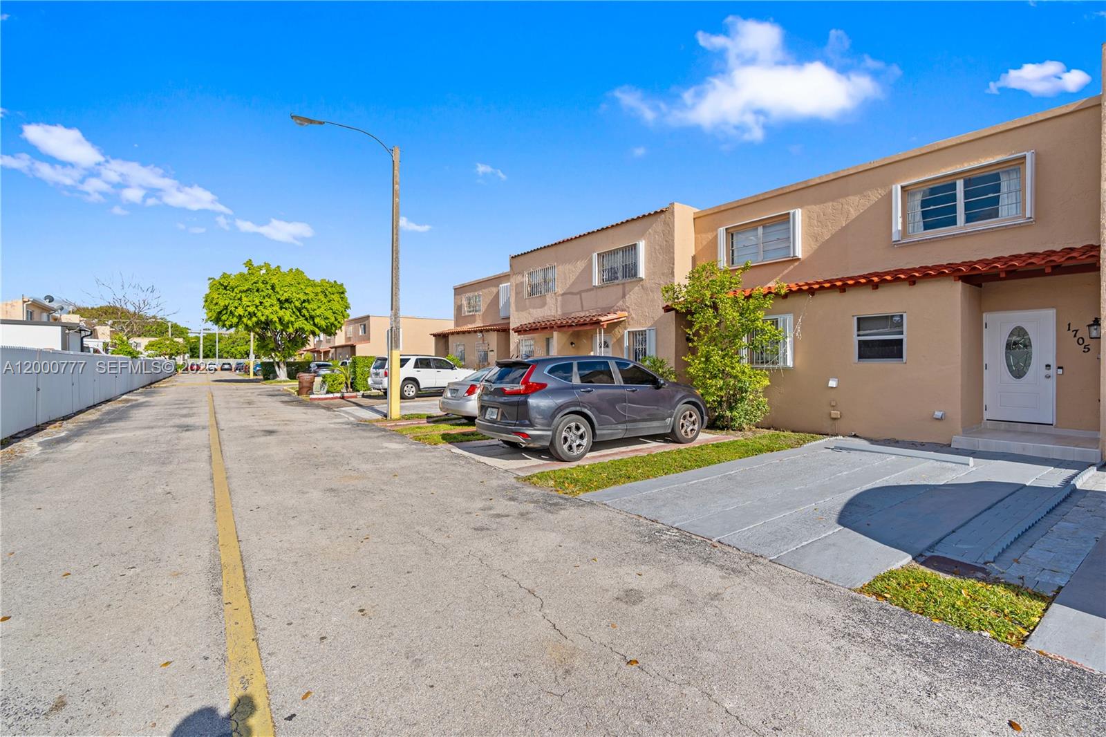1705 W 57th St # 506, Hialeah FL 33012