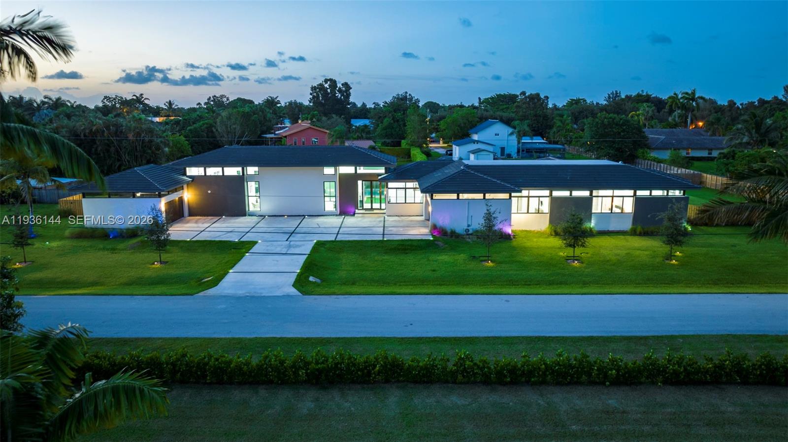 11911 NW 2nd St, Plantation FL 33325