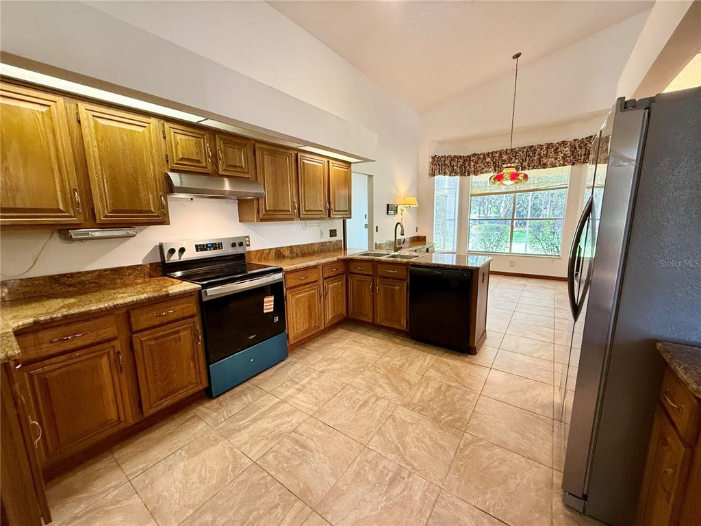 124 ESTATES CIRCLE, LAKE MARY, FL — photo 3 of 27