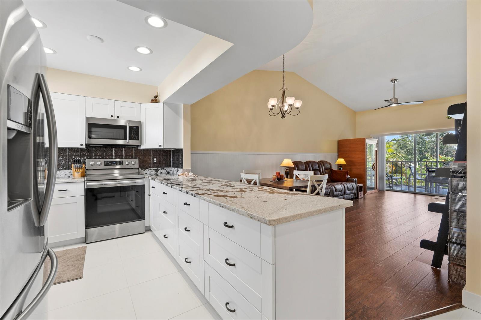 2950 SE Ocean Boulevard # 6, Stuart FL 34996