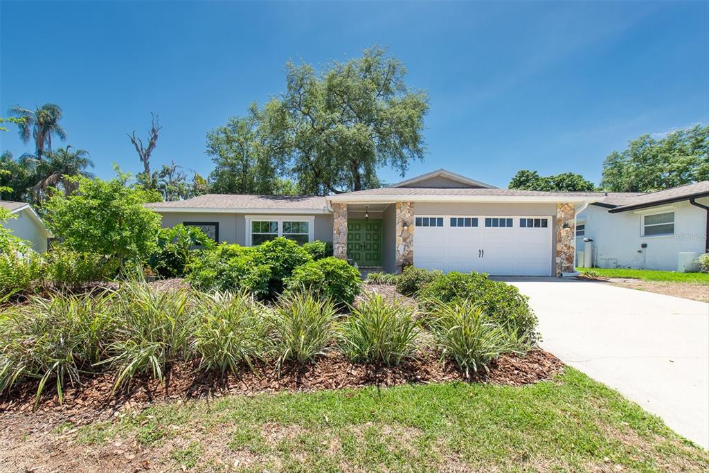 25 HARBOR WOODS CIRCLE