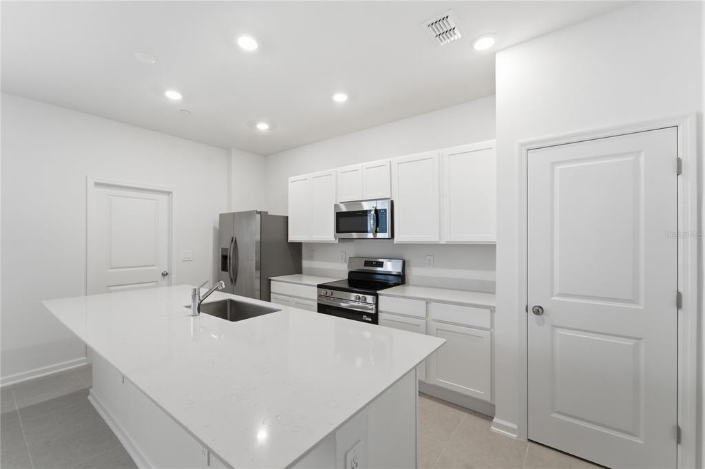 2228 RED SUN STREET, APOPKA, FL — photo 4 of 30