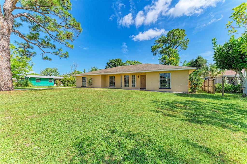 4404 18TH AVENUE W, BRADENTON, FL — photo 2 of 30