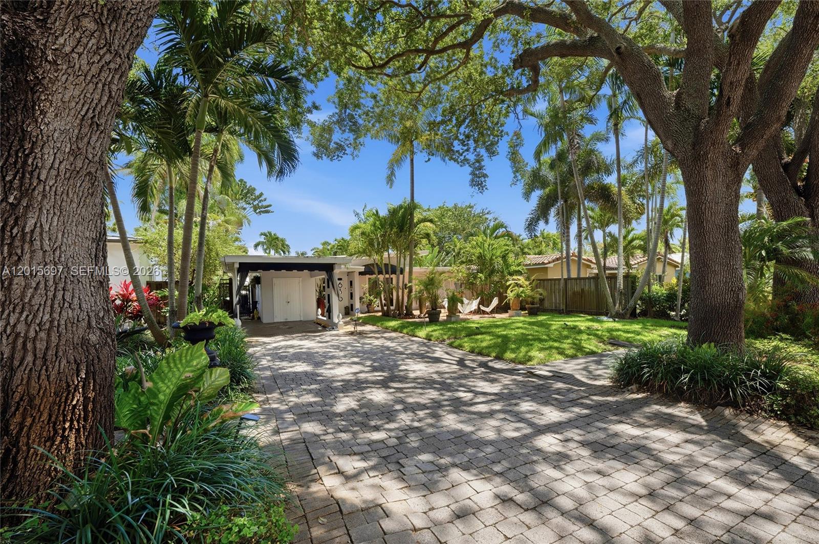 636 NE 17th Ter, Fort Lauderdale FL 33304