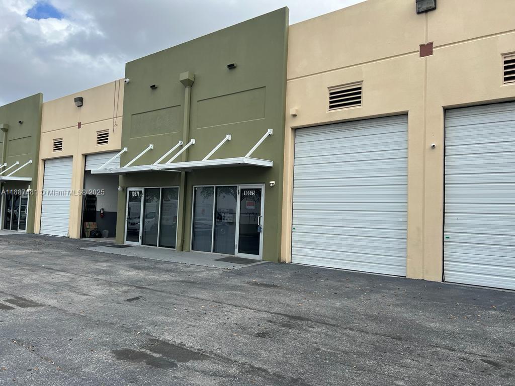 10601 NW 122nd St # 14, Medley FL 33178