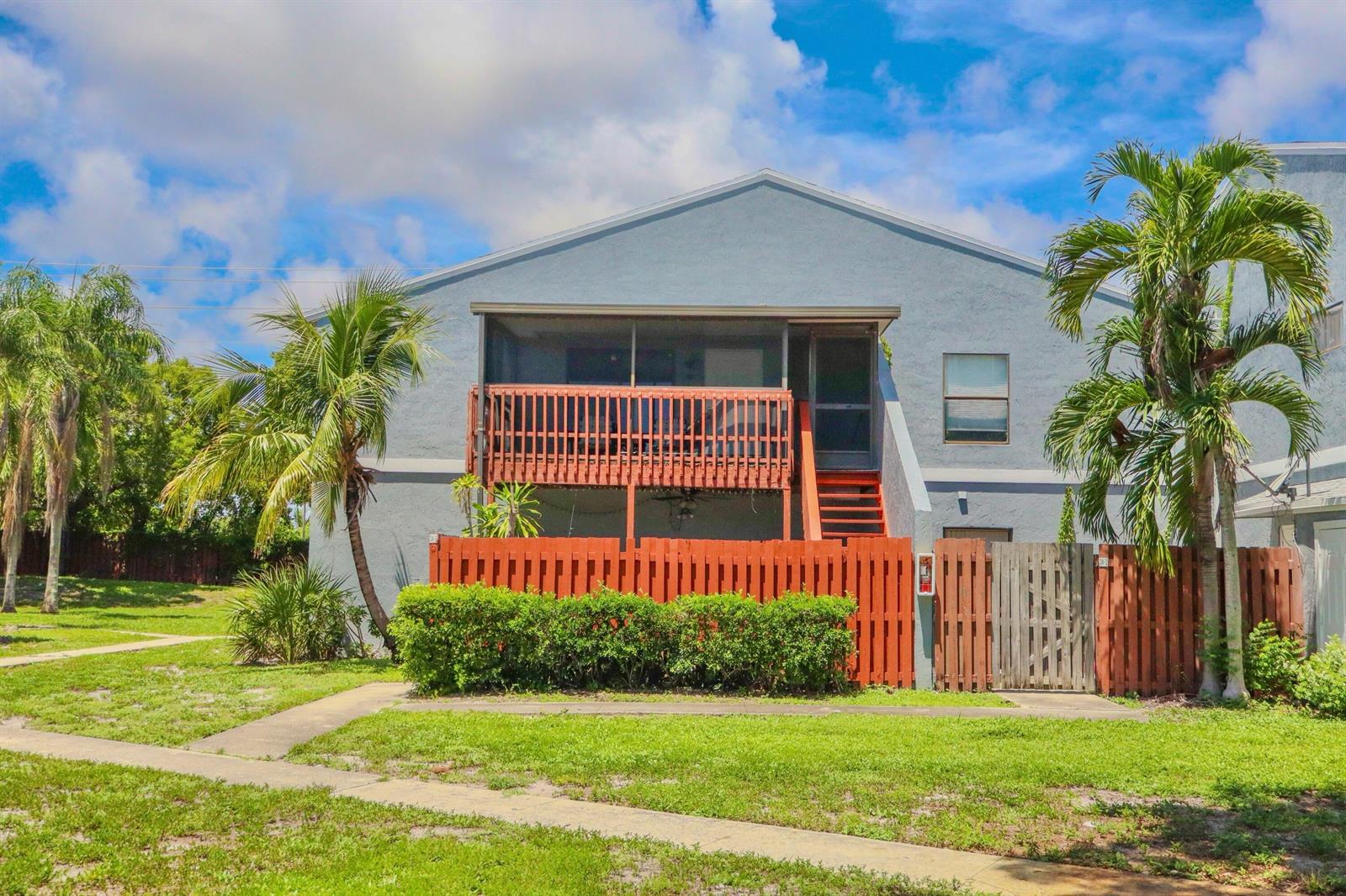 34 Crossings Circle # F, Boynton Beach FL 33435