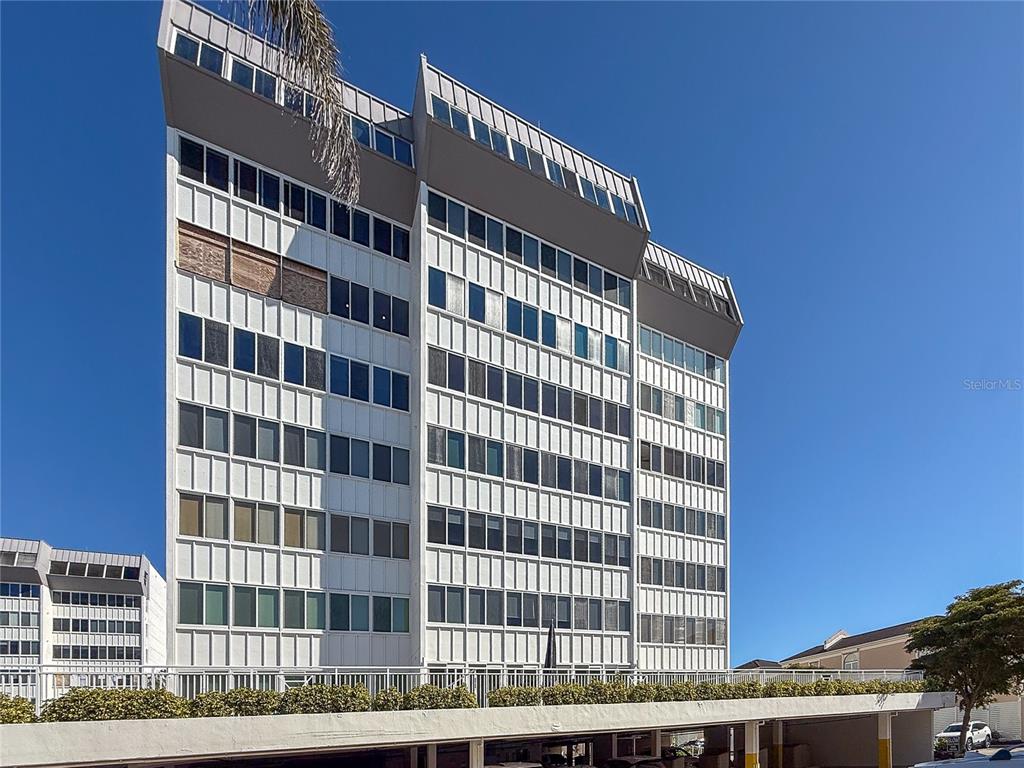 1055 W PEPPERTREE DRIVE UNIT 102AA