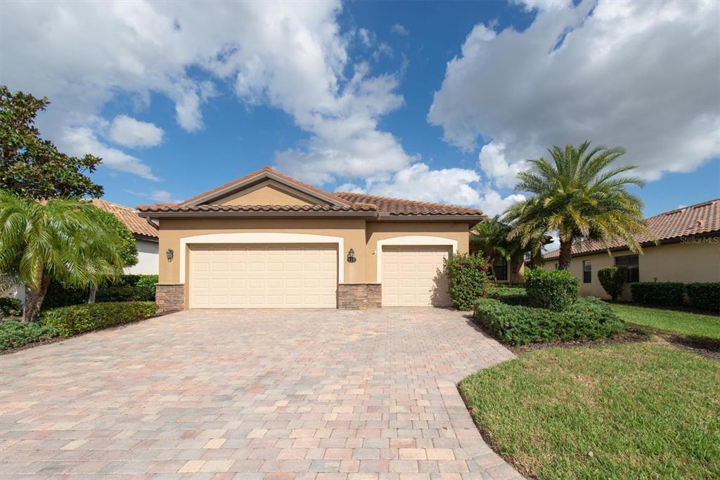 319 WHISPERING PALMS LANE
