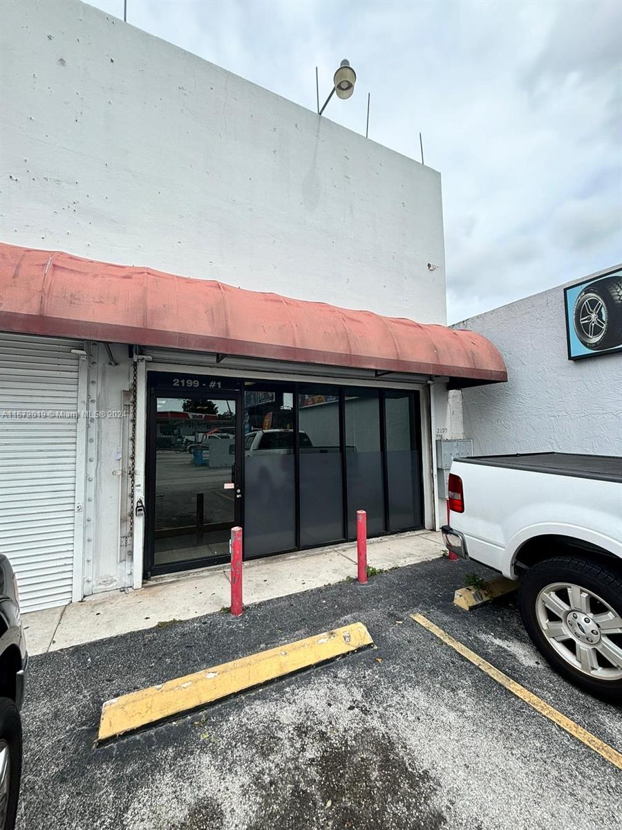 2199 NW 20th St, Miami FL 33142