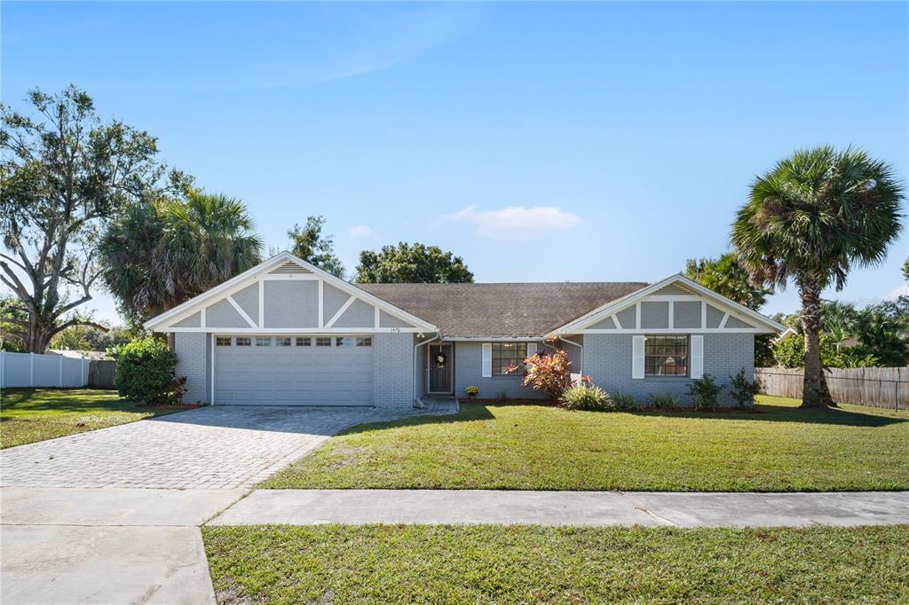 1476 HEATHER WAY