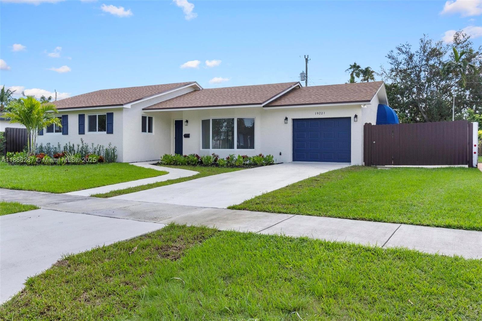 19221 SW 92nd Rd, Cutler Bay FL 33157