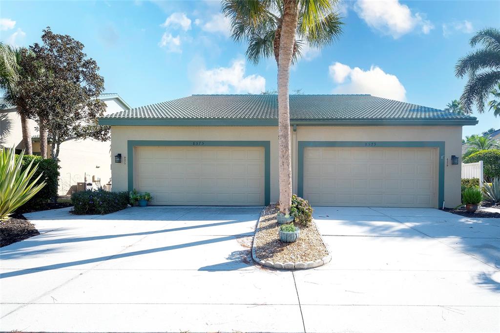 8575 54TH AVENUE CIRCLE, E. CIRCLE E, BRADENTON, FL — photo 2 of 30