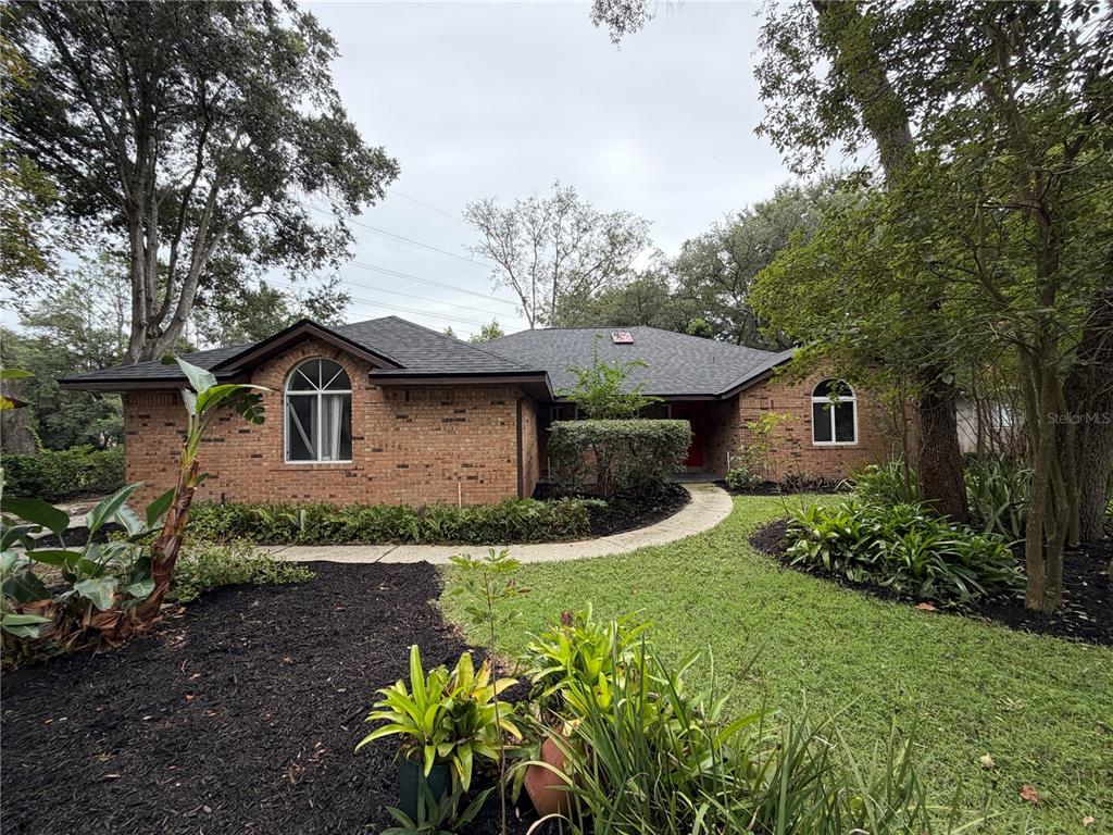 329 SUN OAKS COURT