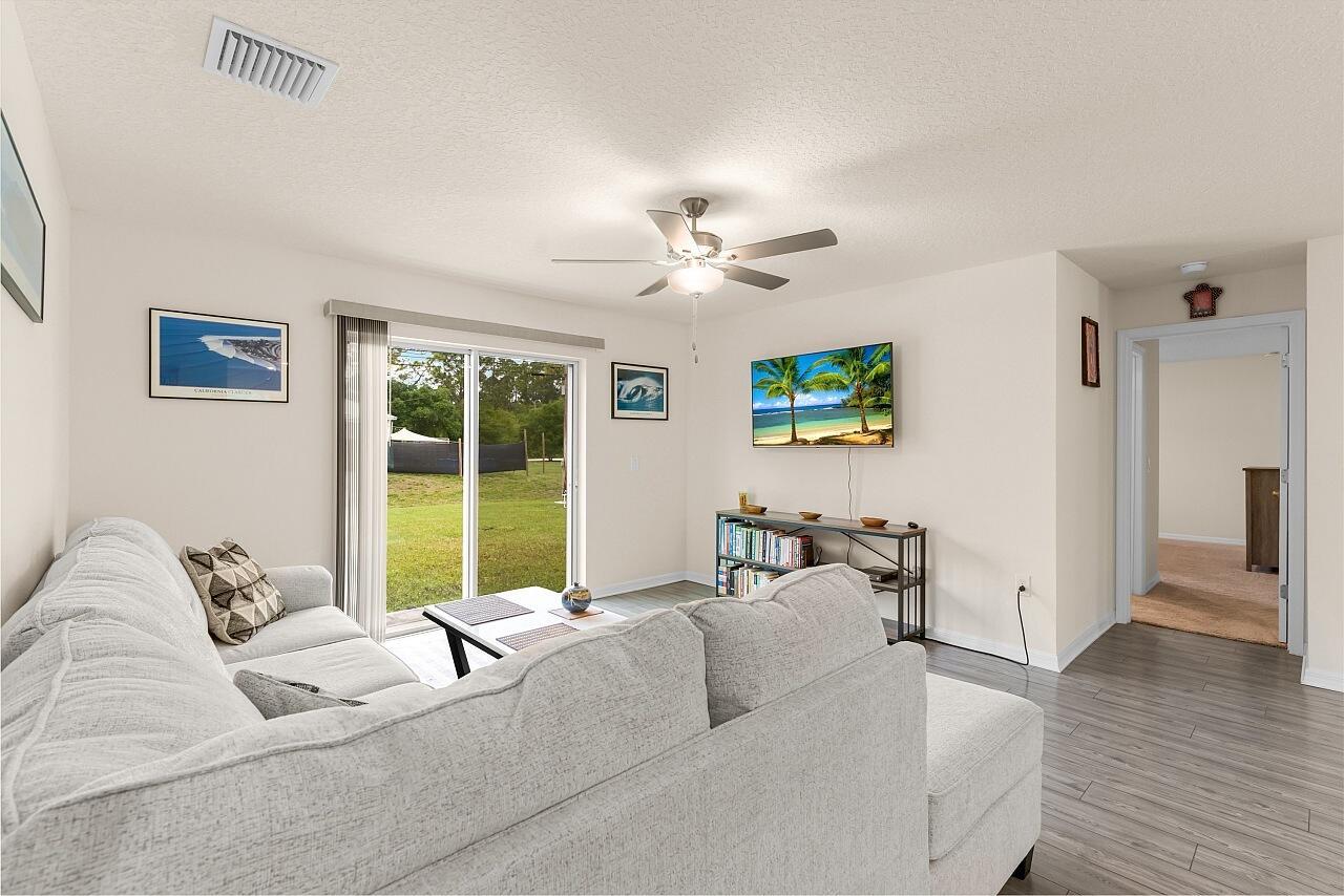 8275 105th Court, Vero Beach FL 32967