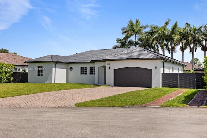 13067 SW 190th St, Miami FL 33177