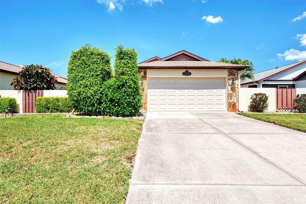 570 FOXWOOD BOULEVARD UNIT 196, ENGLEWOOD, FL — photo 2 of 30