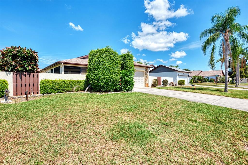 570 FOXWOOD BOULEVARD UNIT 196, ENGLEWOOD, FL — photo 4 of 30