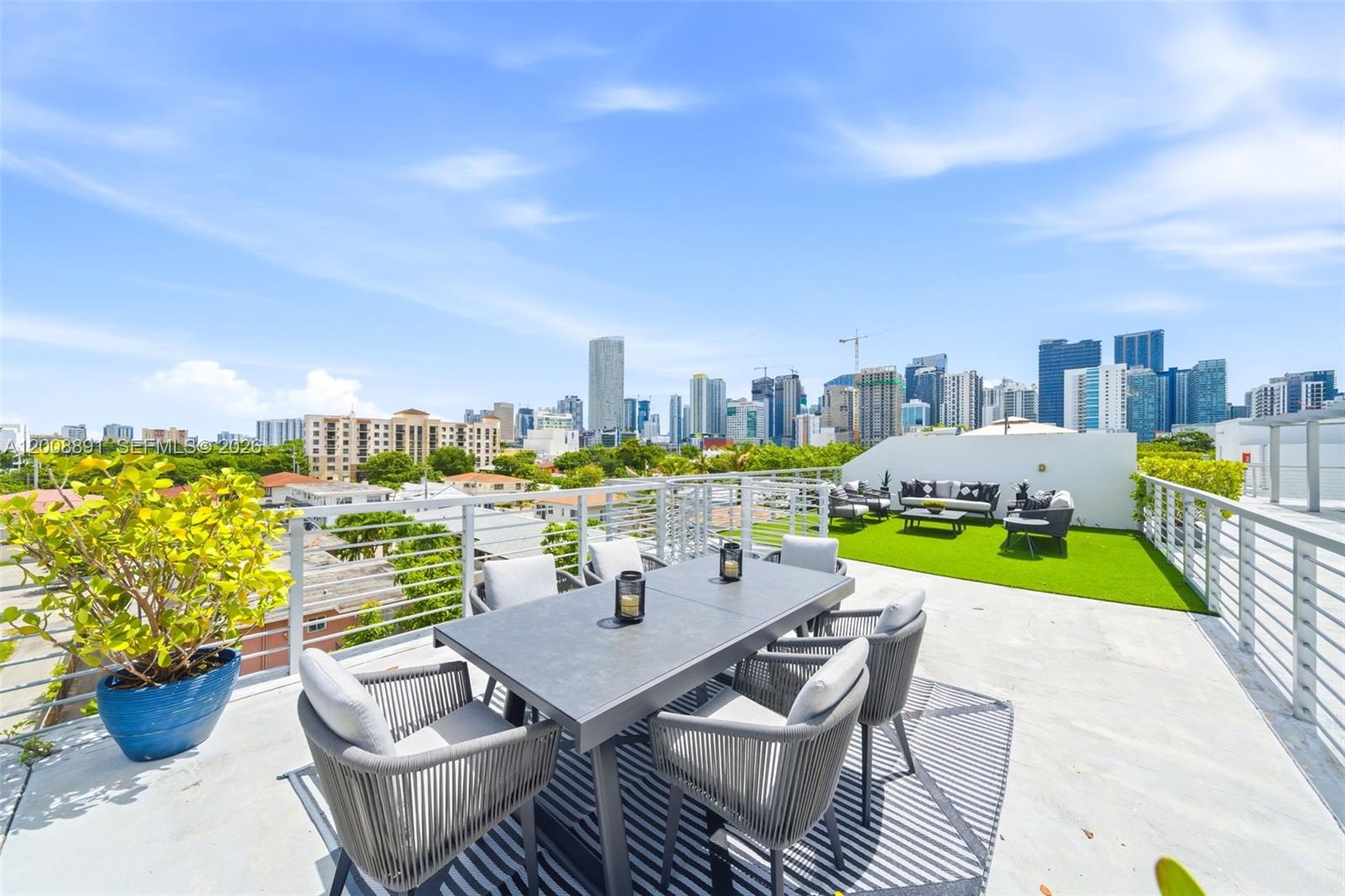 545 SW 11th St # 308, Miami FL 33129