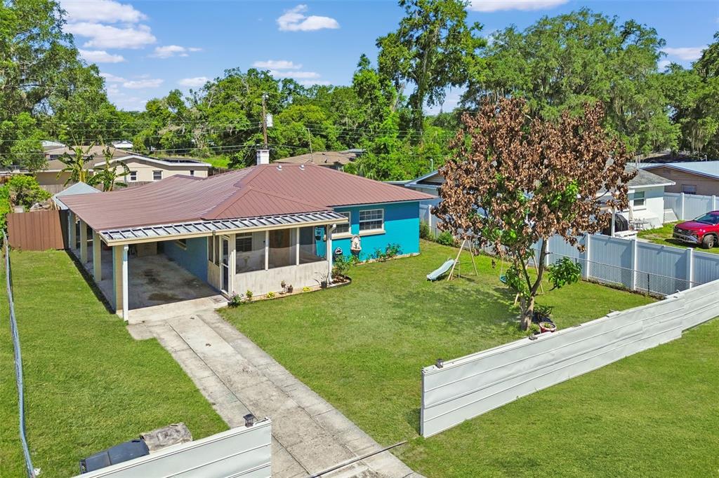 1038 CANAL DRIVE W