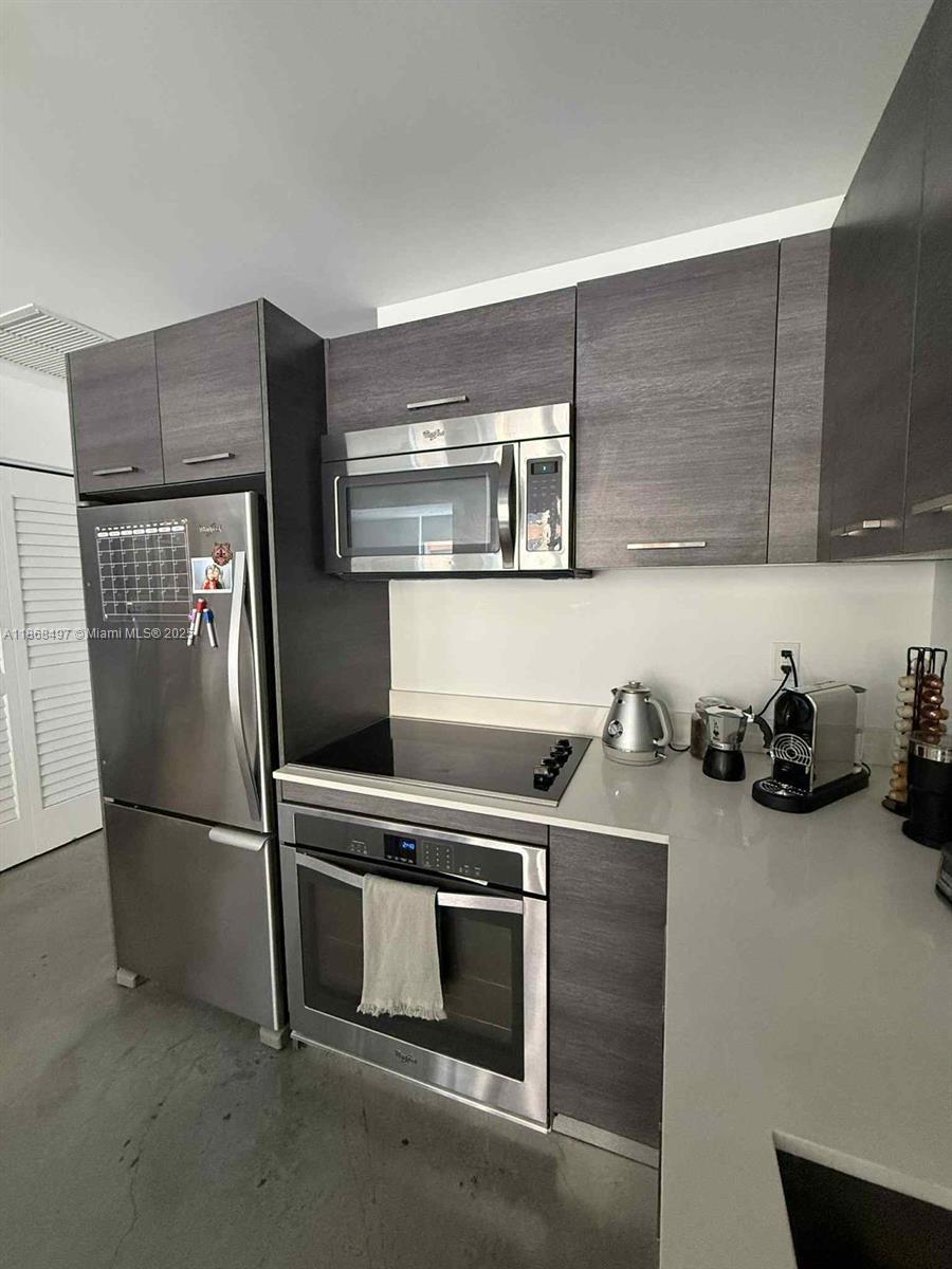 151 SE 1st St # 503, Miami FL 33131