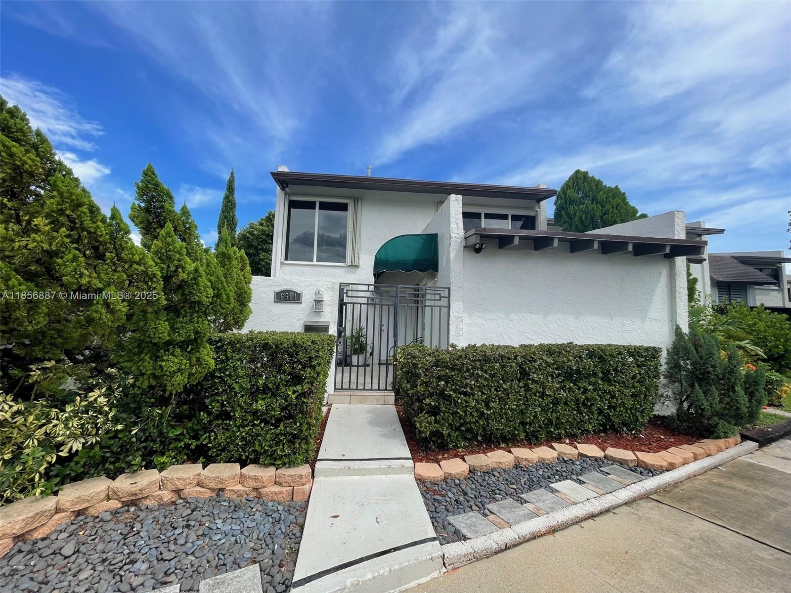 6501 SW 112th Ct, Miami FL 33173