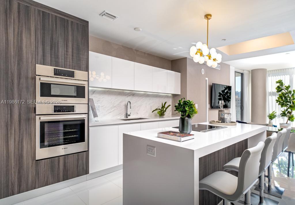 851 NE 1st Ave # 1011, Miami FL 33132