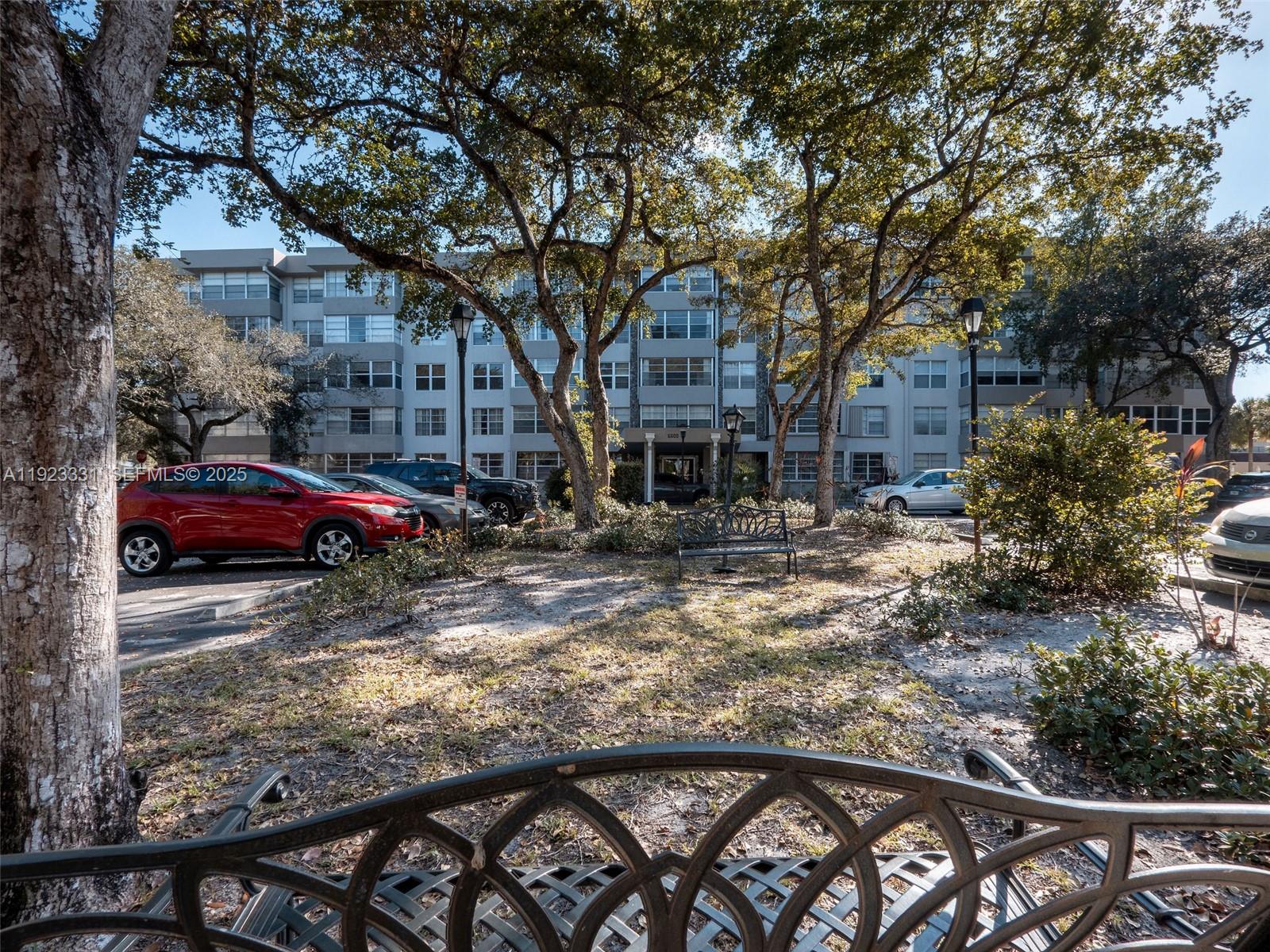 6600 Cypress Rd # 406, Plantation FL 33317