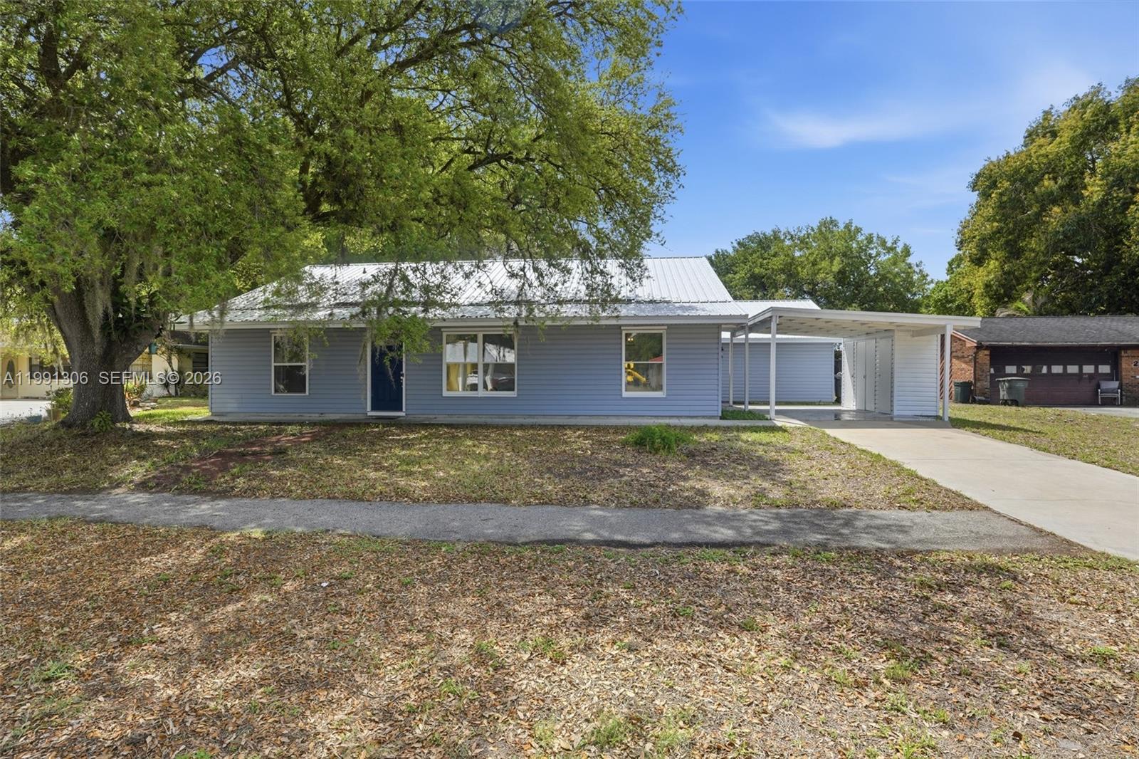210 E SUGARLAND CIR, Clewiston FL 33440