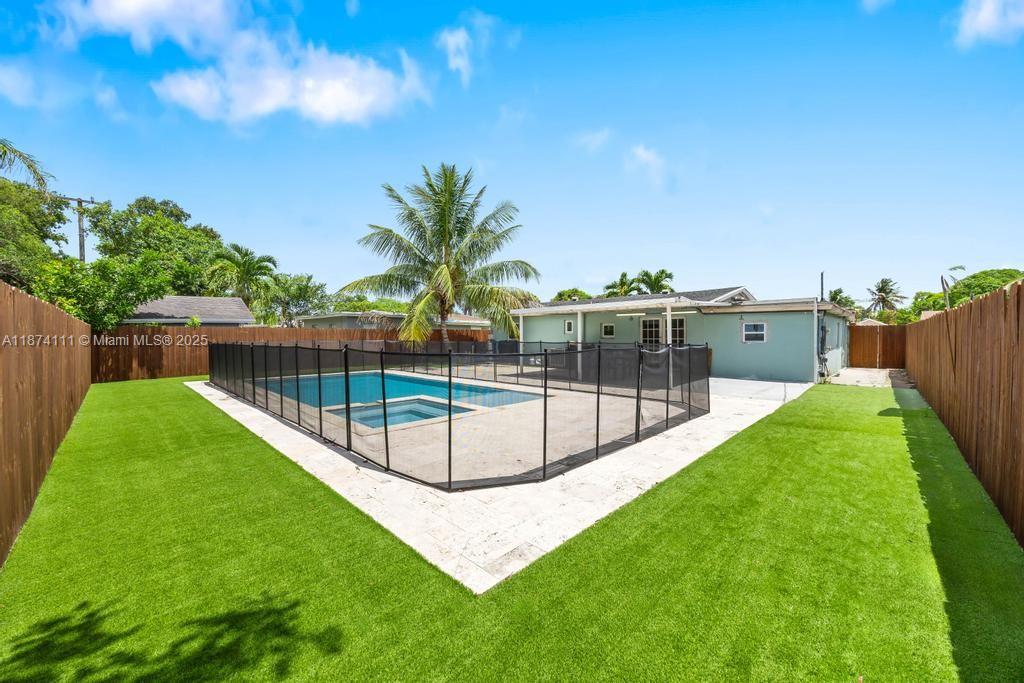 4313 SW 50th St, Dania Beach FL 33314