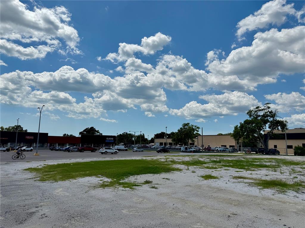 6812 14TH STREET W, BRADENTON, FL — photo 4 of 19