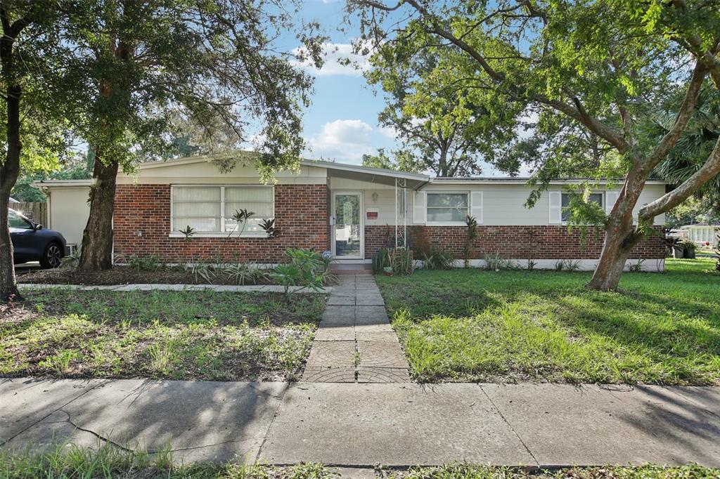 9801 FOREST HILLS DRIVE
