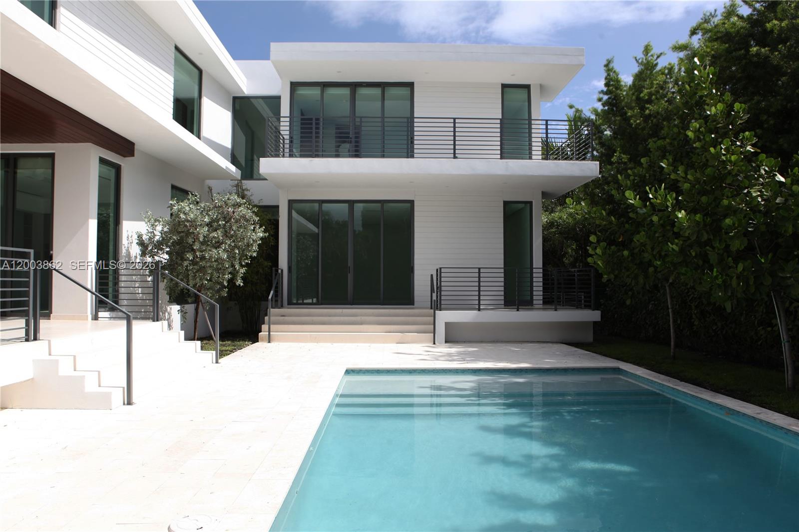 KEY BISCAYNE, FL — photo 2 of 22