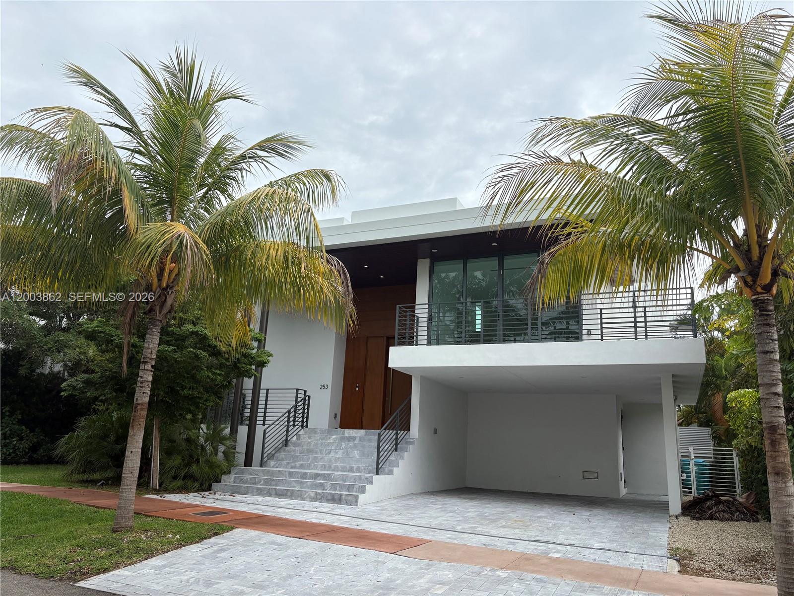 KEY BISCAYNE, FL — photo 3 of 22