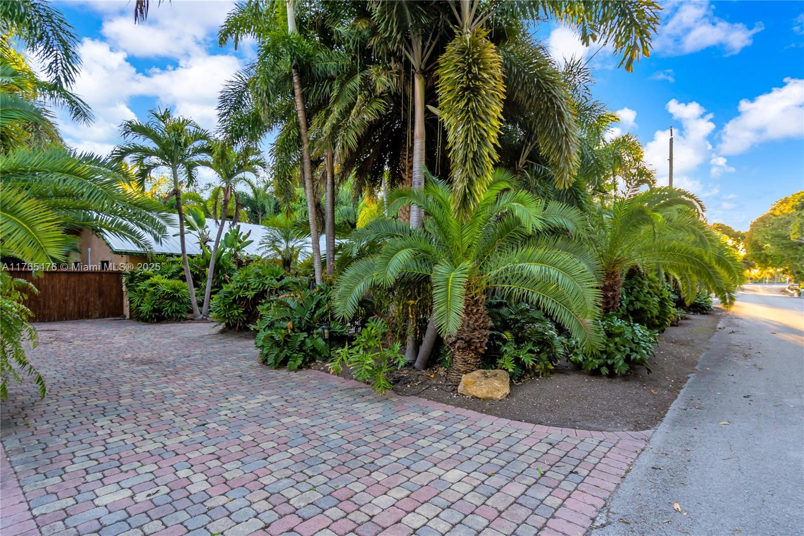 9 Bass Ave, Key Largo FL 33037