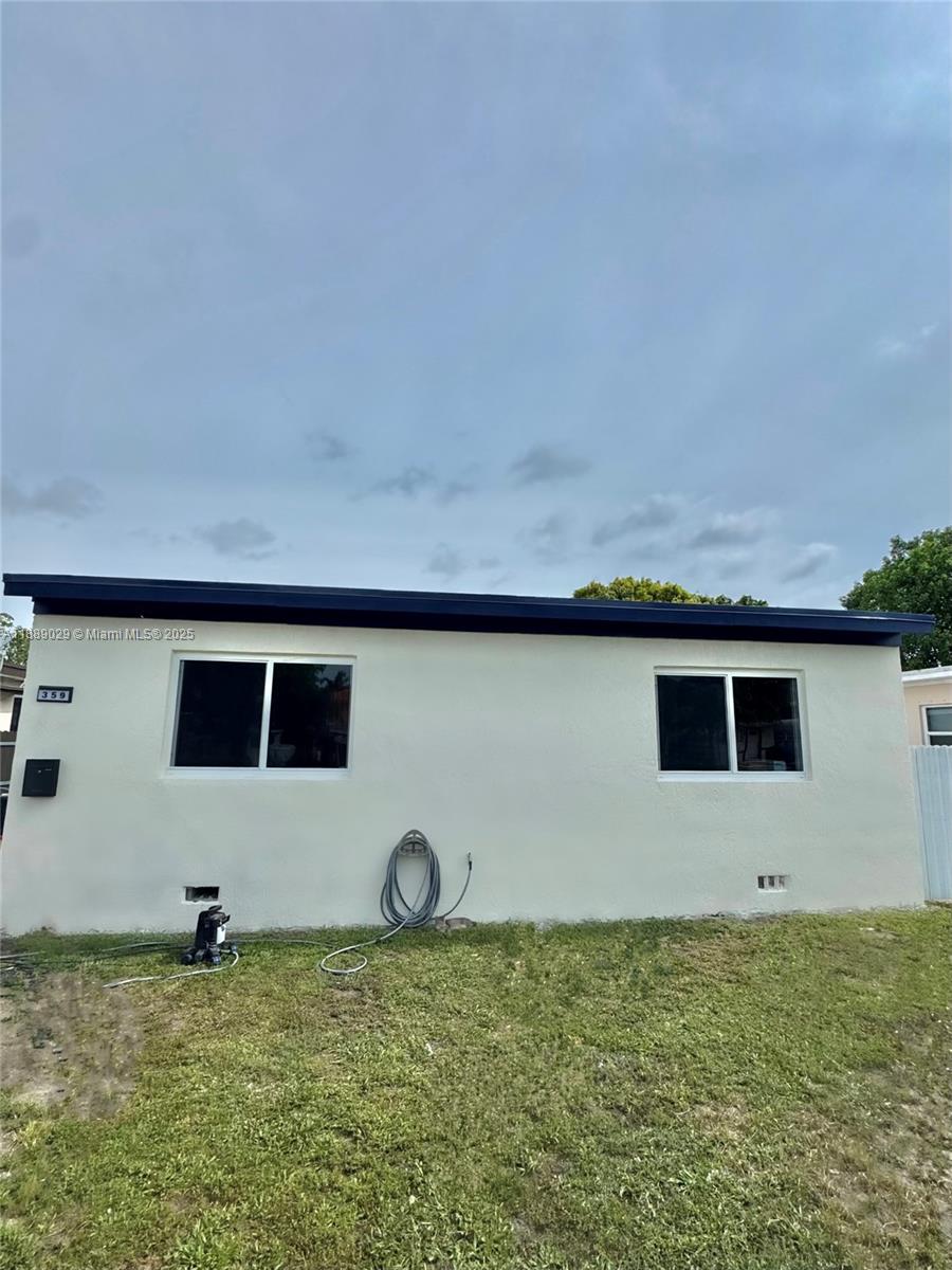 359 E 46th St, Hialeah FL 33013