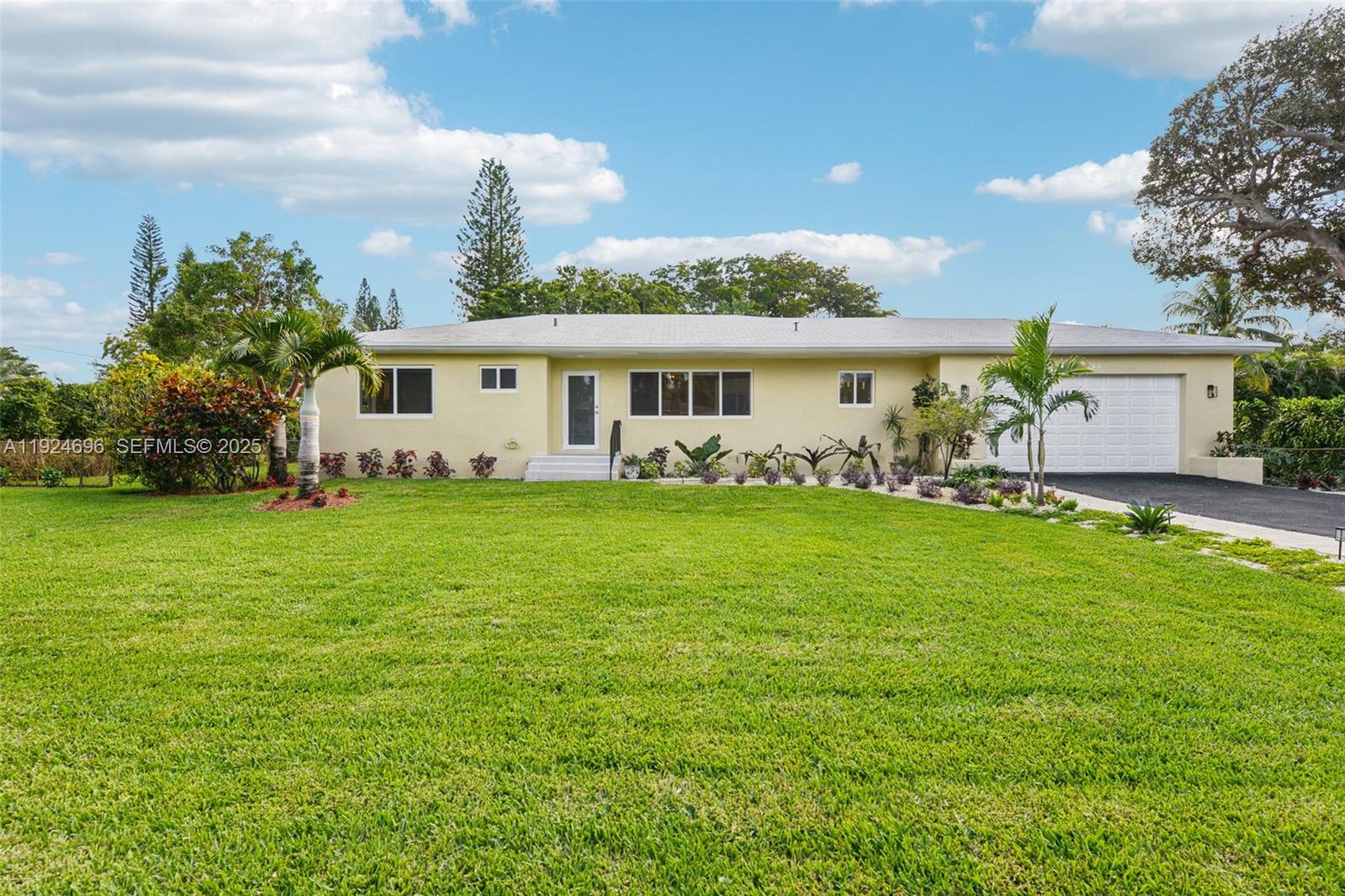 140 NE 161st St, Miami FL 33162
