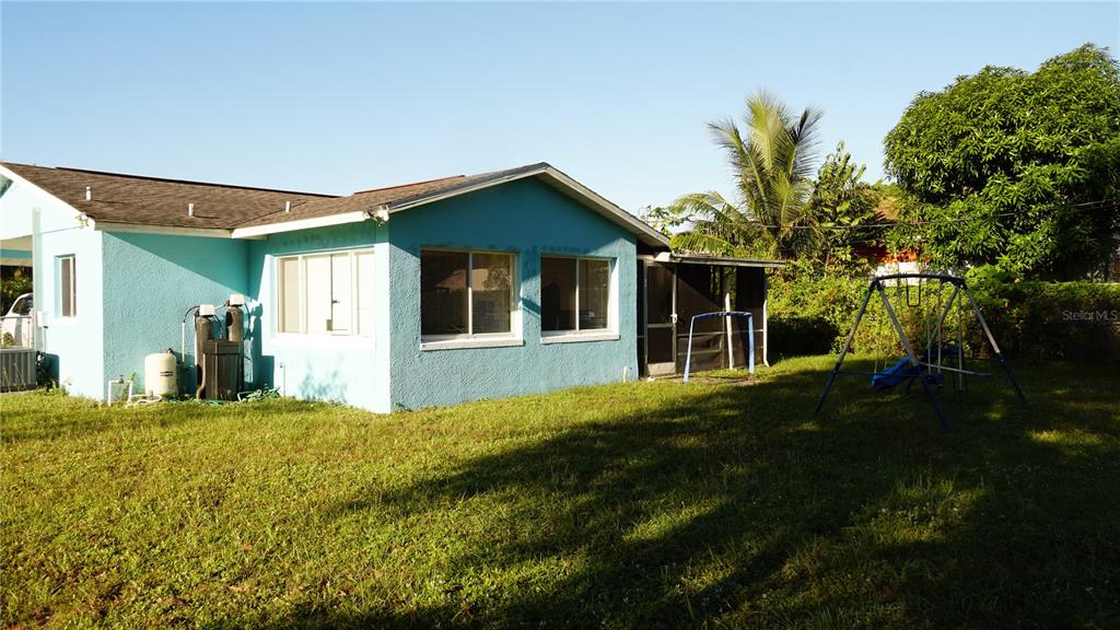 5106 LEE CIRCLE S, LEHIGH ACRES, FL — photo 4 of 16