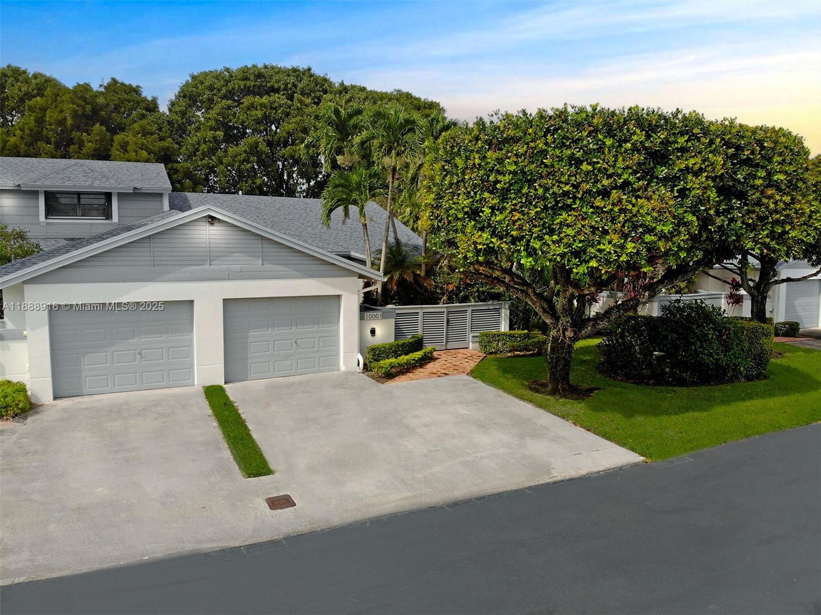 10001 NW 52nd Ter, Doral FL 33178