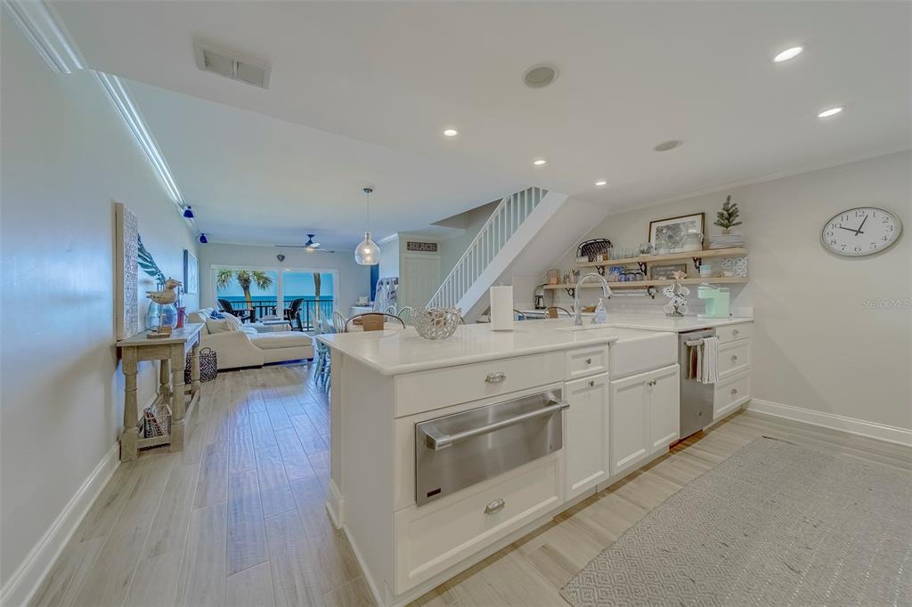 2250 GULF BOULEVARD UNIT B2, BELLEAIR BEACH, FL — photo 5 of 30