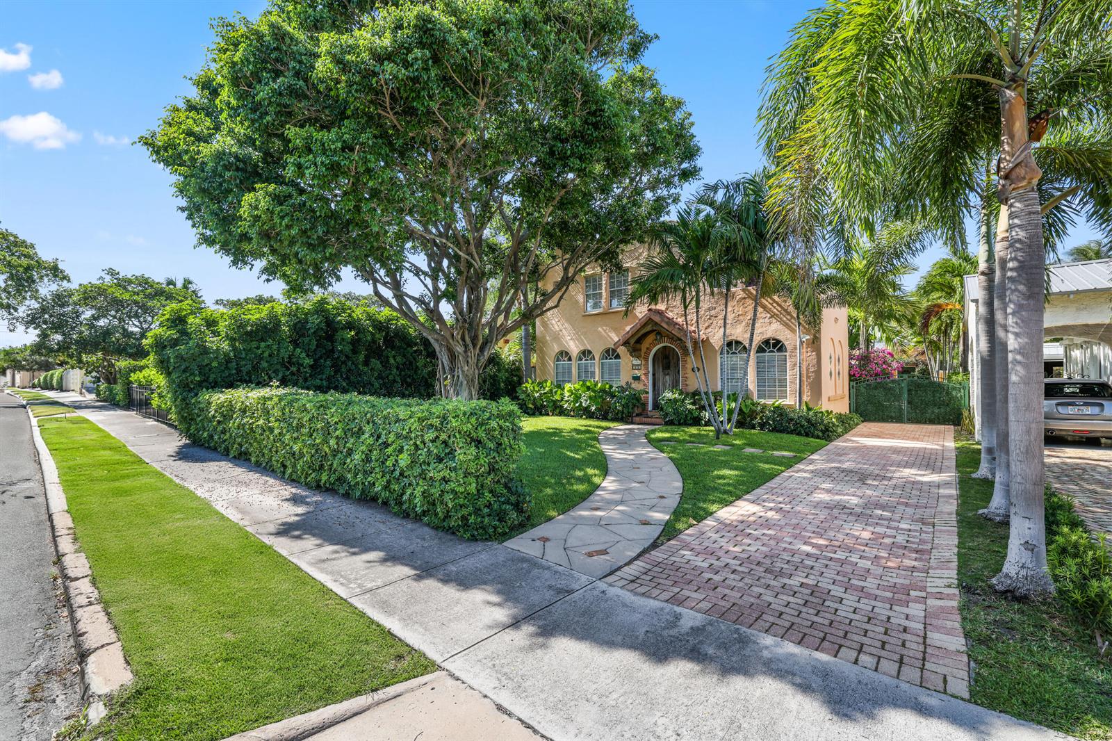 325 Greymon Drive, West Palm Beach FL 33405