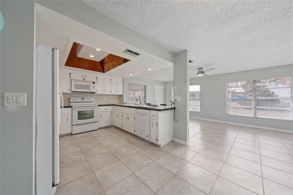 4601 NAVARRE AVENUE, SEBRING, FL — photo 4 of 24